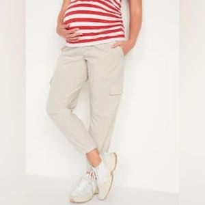 Old Navy Maternity Rollover-Waist StretchTech Cargo Pants